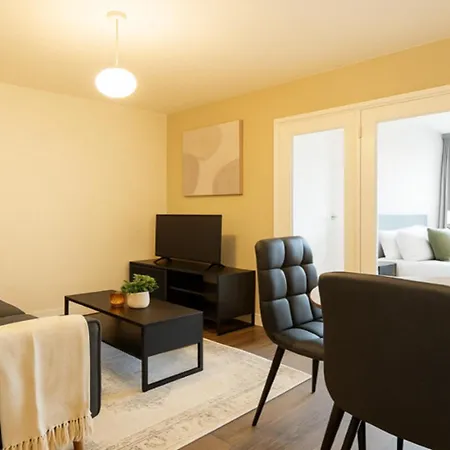 2 Bed Flat Near Barbican Centre